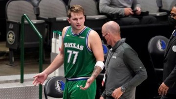 如何防守东契奇？三大悍将建议 警惕后撤步三分