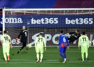 九游体育-西班牙足坛2天3门将上热搜 要想封神请“从头开始”